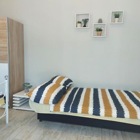 Studio Apartment Palmira Ližnjan Kültér fotó